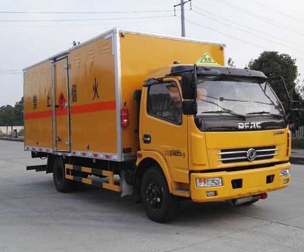 東風(fēng)多利卡5.15米易燃氣體廂式運輸車圖片 東風(fēng)多利卡5.15米易燃氣體廂式運輸車圖片