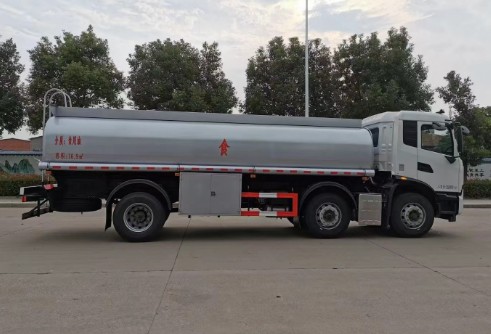 東風(fēng)天錦小三軸食用油運(yùn)輸車(chē)_潤(rùn)知星牌SCS5251GSYDFH6型食用油運(yùn)輸車(chē) 東風(fēng)天錦小三軸食用油運(yùn)輸車(chē)_潤(rùn)知星牌SCS5251GSYDFH6型食用油運(yùn)輸車(chē)